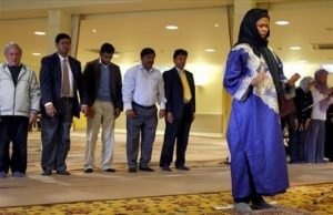 Astagfirullah.. Ternyata Ada Imam Masjid Perempuan