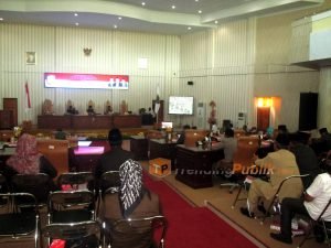 DPRD Dan Pemda Dengarkan Pidato Kenegaraan Presiden RI