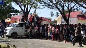 Aksi Demo Di Kantor KPU Bolmut Berakhir Ricuh