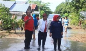 Ketua DPRD Bolmut Tinjau Korban Banjir Bolmut dan Tanah Longsor