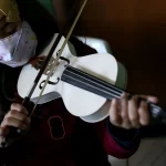 Alat Musik Biola dan Cello Terbuat dari PVC