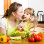 Tips Agar Anak Suka Makan Sayuran Hijau
