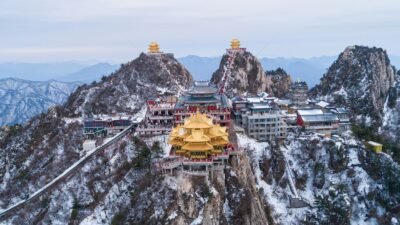 Gunung Laojun di Tiongkok dengan keajaiban alam dan misteri