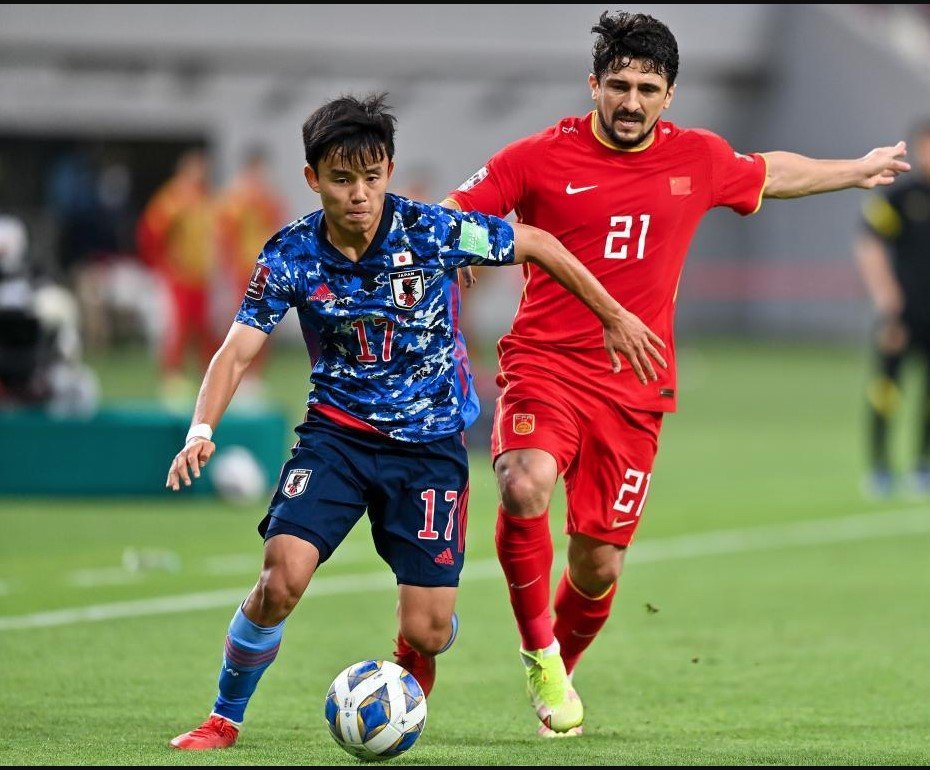 Pertandingan China vs Jepang, Tuan rumah alami awal sulit