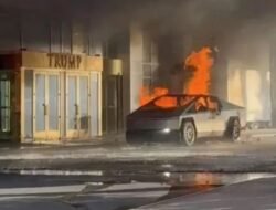Mobil Tesla Cybertruck meledak di Depan hotel Trump di Las Vegas