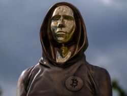 Delapan Dompet Bitcoin Era Satoshi Memindahkan 80.000 BTC: Transfer Terbesar Sepanjang Sejarah