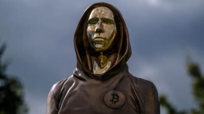 Delapan Dompet Bitcoin Era Satoshi Memindahkan 80.000 BTC: Transfer Terbesar Sepanjang Sejarah