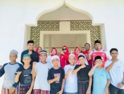 DPC PDI Perjuangan Bolmut Rayakan HUT RI ke-80 Bersama Anak Pesantren Darul Mukhlasin Kaidupa