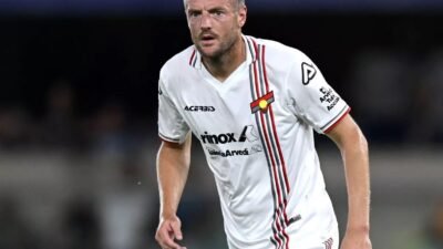 Cremonese meraih kemenangan 3-1 atas Bologna dalam laga Serie A dengan dua gol Jamie Vardy.