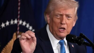 Donald Trump membahas perluasan operasi perusahaan minyak AS di Venezuela