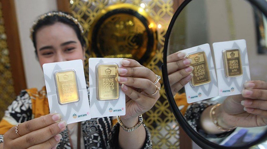 Grafik harga emas dunia turun akibat sepinya perdagangan global