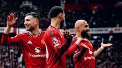 Manchester United vs Tottenham skor 2-0