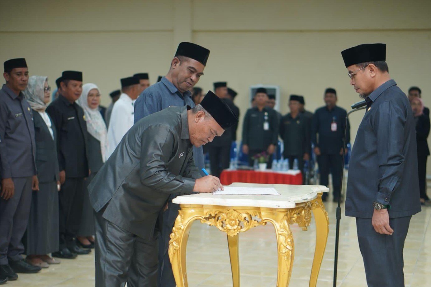 Bupati Bolmut melantik pejabat manajerial