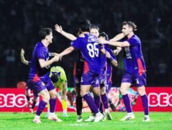 Persik Kediri vs Dewa United: Macan Putih Unggul 2-0, Laga Ditunda karena Hujan