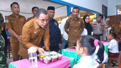 Bupati Bolmut meluncurkan Program Makan Bergizi Gratis di SDN 4 Sangkub