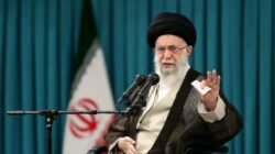 Foto Ali Khamenei terkait berita meninggalnya Pemimpin Tertinggi Iran