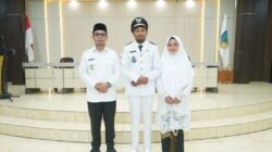 Bupati Bolmut melantik Penjabat Sangadi Desa Kuala Dzulkifli Alim di Aula Kantor Bupati
