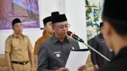 Bupati Boltim Oskar Manoppo melantik 25 pejabat di Kantor Bupati Boltim