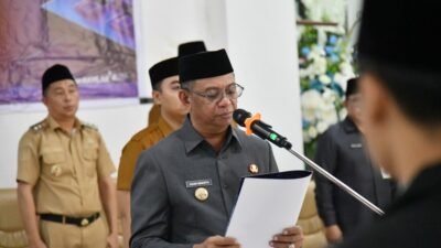 Bupati Boltim Oskar Manoppo melantik 25 pejabat di Kantor Bupati Boltim