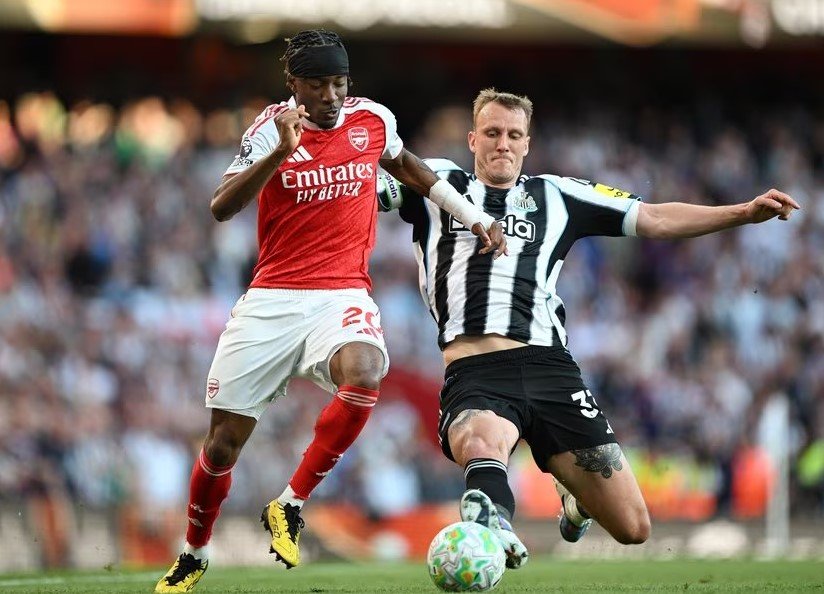 Eberechi Eze mencetak gol Arsenal saat melawan Newcastle di Liga Primer