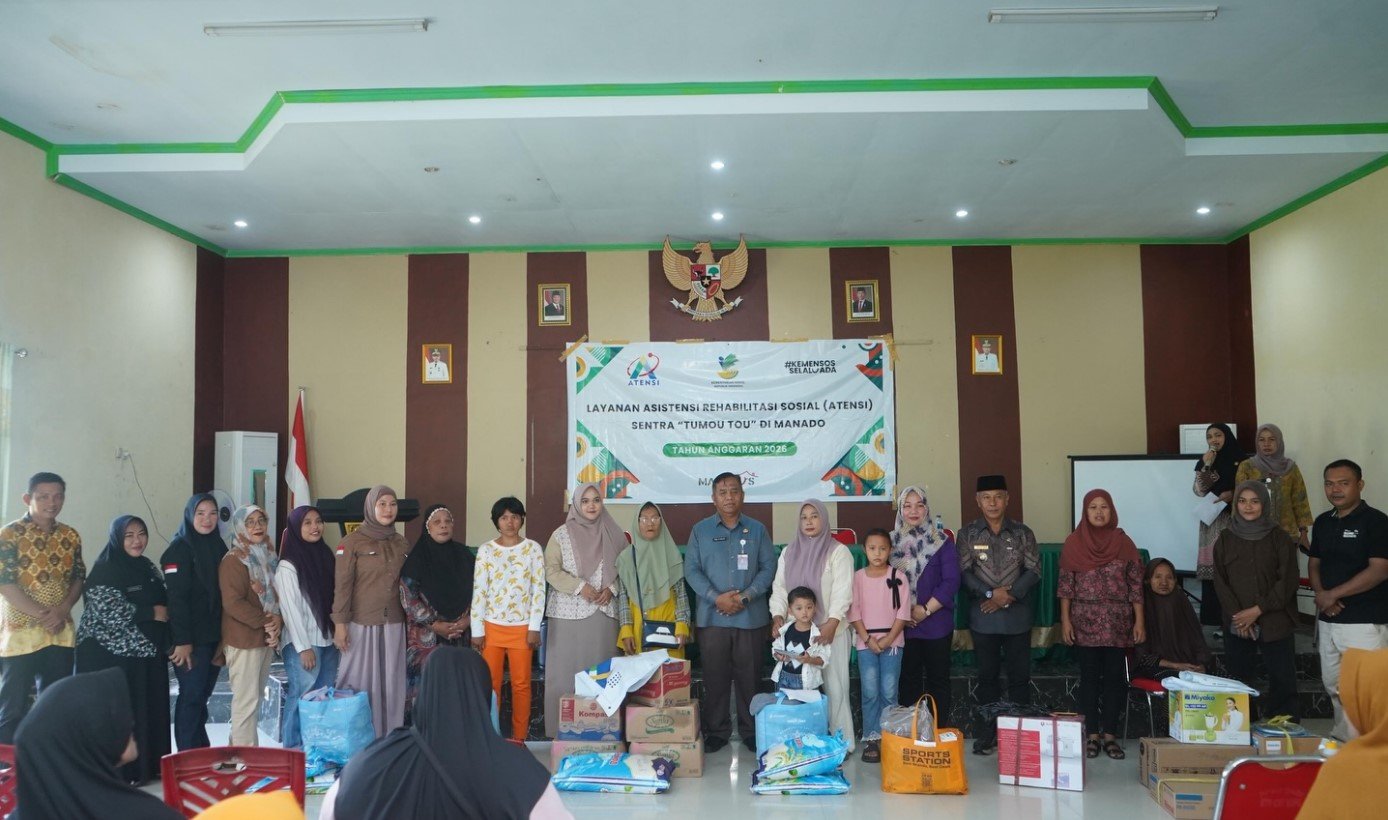 Penyerahan bantuan Asistensi Rehabilitasi Sosial di Bolmut