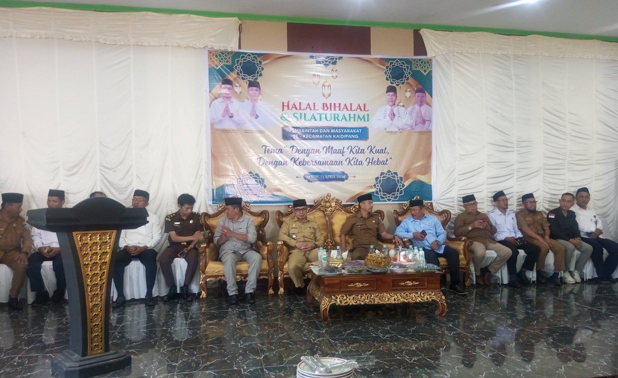 Bupati Bolmut menghadiri Halal Bihalal di Kantor Camat Kaidipang