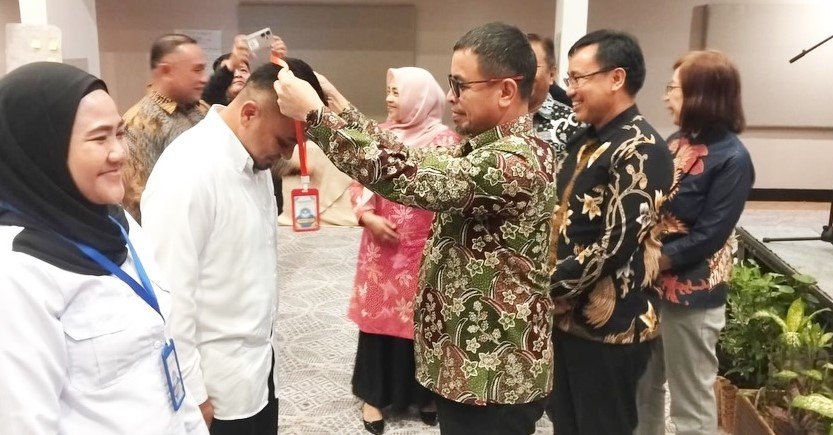 Bupati Bolmut menutup pelatihan bakal calon kepala sekolah 2026 di Manado