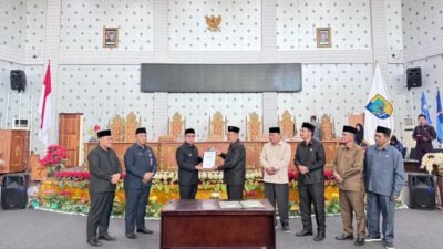 Bupati Bolmut menghadiri rapat paripurna DPRD penyampaian rekomendasi LKPJ 2025