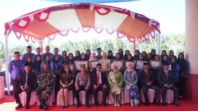 Bupati Bolmut memimpin upacara peringatan Hari Kartini 2026 di halaman Kantor Bupati