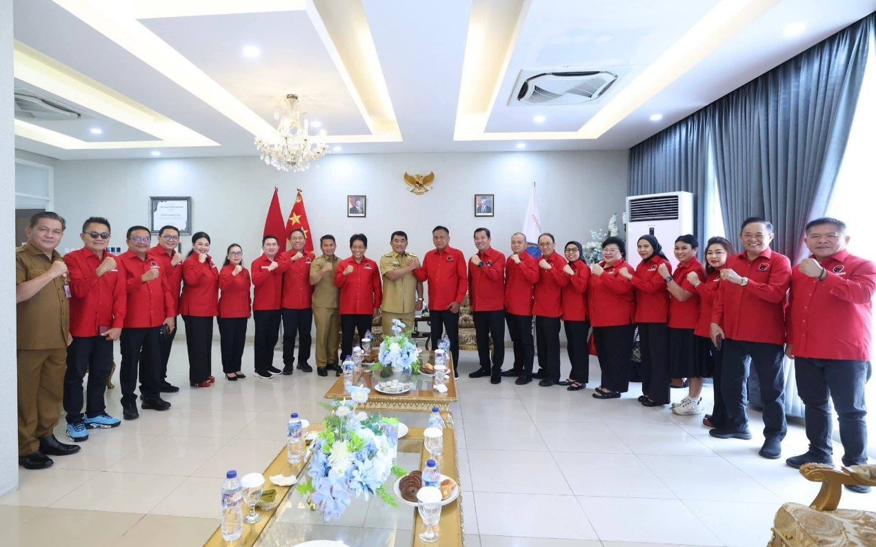 Olly Dondokambey bertemu Gubernur Sulut Yulius Selvanus di Wisma Negara Manado