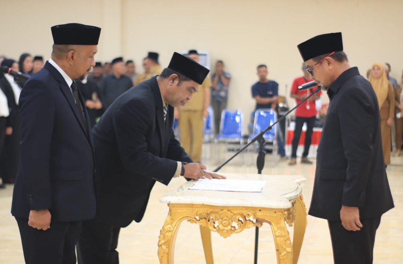 Pejabat manajerial Pemkab Bolmut usai pelantikan