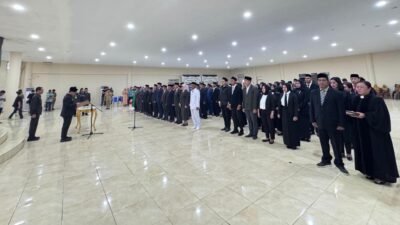 Bupati Bolmut Sirajudin Lasena melantik pejabat ASN di Kantor Bupati