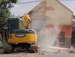 Rumah Dirobohkan akibat Sengketa Harta Gono Gini Pasutri di Blitar