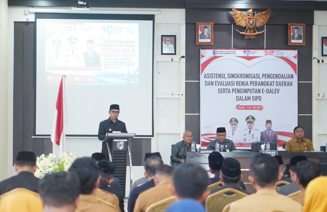 Bupati Bolmut Sirajudin Lasena membuka kegiatan asistensi SIPD dan sinkronisasi RKPD di Aula Pohohimbunga