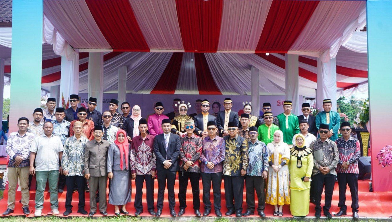Upacara Peringatan HUT Bolmut ke-19 di Lapangan Kembar Boroko dipimpin Bupati Sirajudin Lasena