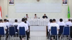 Bupati Pasaman Welly Suhery memimpin rapat evaluasi pembangunan tahun 2026 di Kantor Bupati Pasaman
