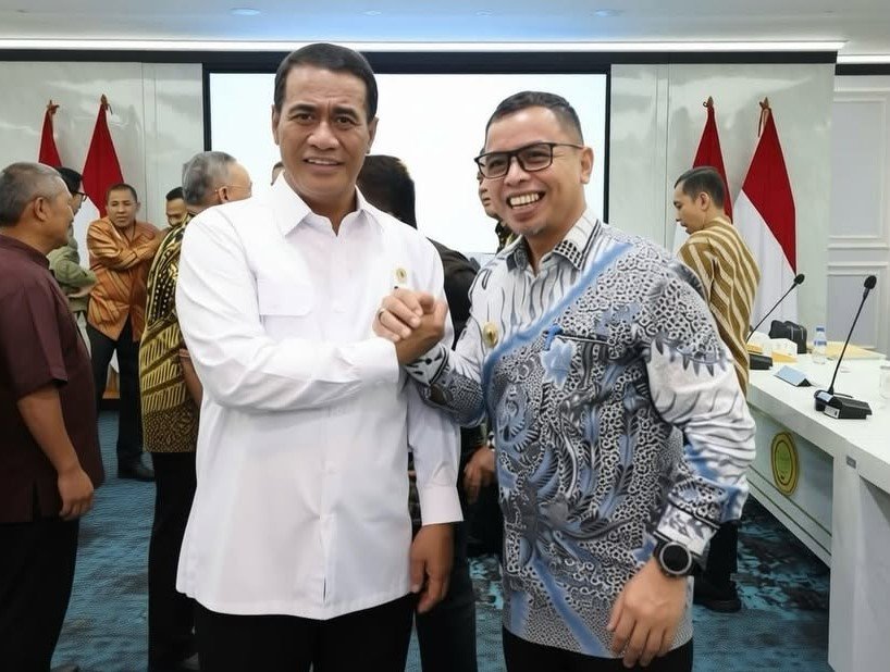 Bupati Bolmut bersama Menteri Pertanian RI 