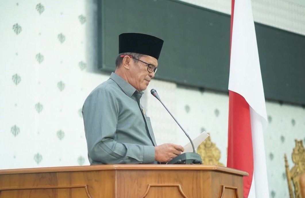 Penandatanganan Ranperda APBD 2025 oleh DPRD Bolmut