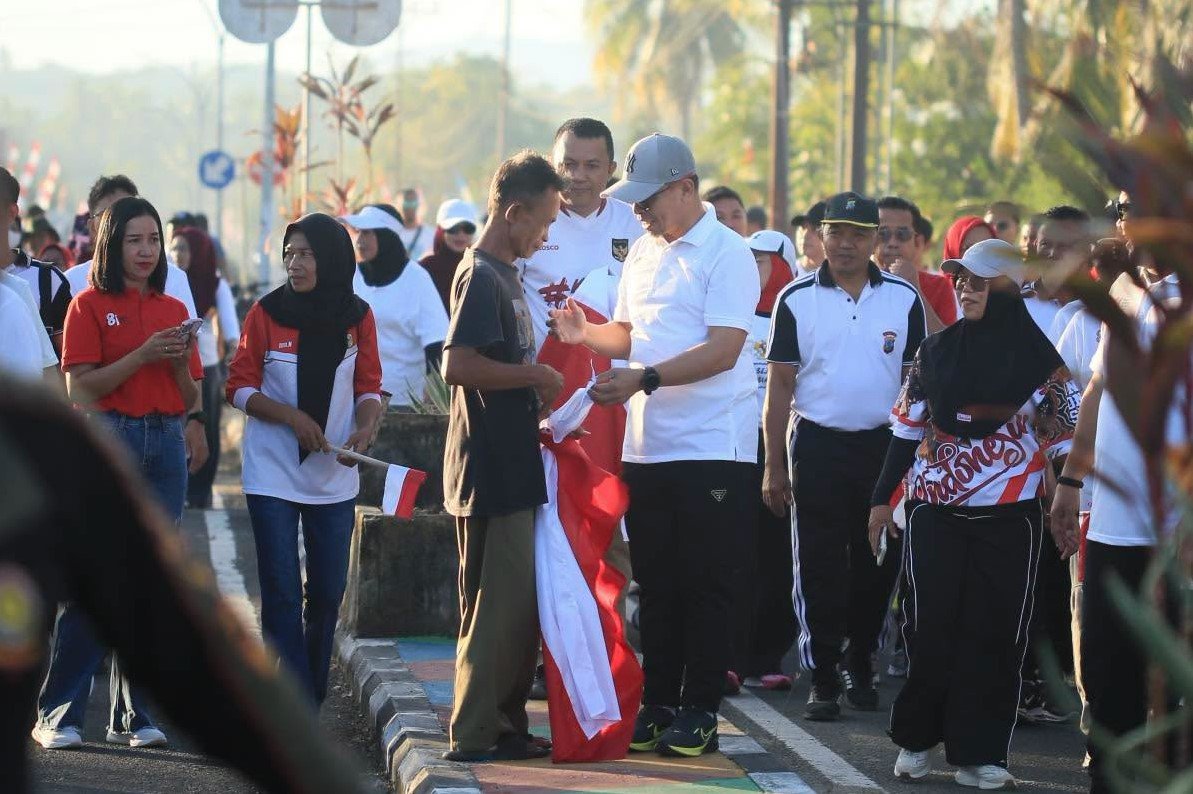 Bupati Bolmut Sirajudin Lasena mencanangkan peringatan HUT ke-81 Republik Indonesia di Lapangan Kembar Boroko.