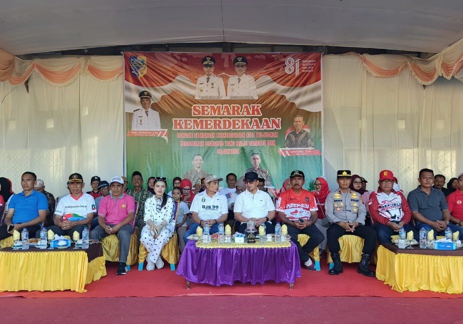Bupati Bolmut Sirajudin Lasena membuka Pekan olahraga dan Seni antar desa di Kecamatan Sangkub