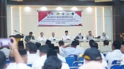 Bupati Bolmut Sirajudin Lasena memimpin RAPAT KOORDINASI FORKOPIMDA bersama unsur Forkopimda di Kantor Bupati Bolaang Mongondow Utara.