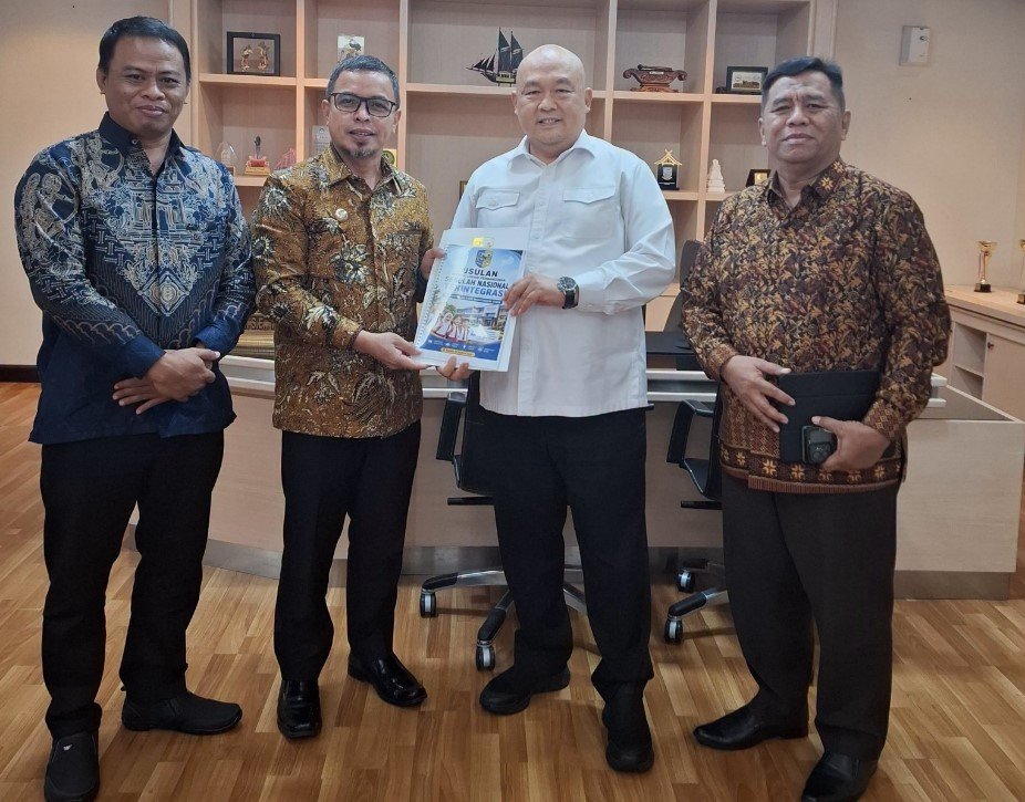 Pertemuan Bupati Bolmut dengan pejabat Kemendikdasmen membahas pembangunan Sekolah Nasional Terintegritas.